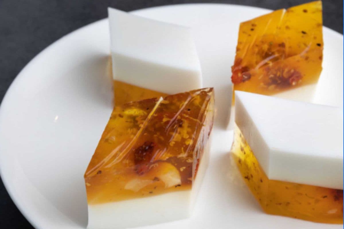 110. Coconut Jell-O with Lychees, Babury Wolfberry Fruit, and Osmanthus Fragrans