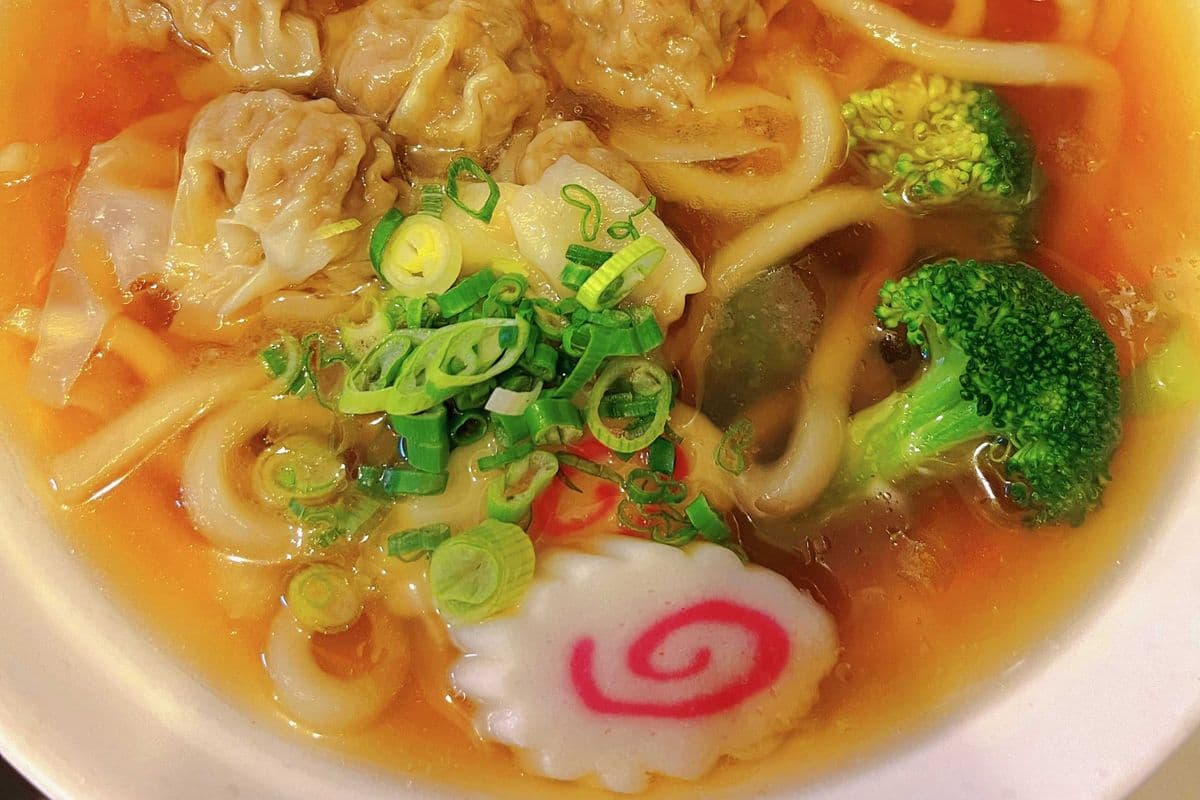 Wonton udon soup (云吞乌冬面)