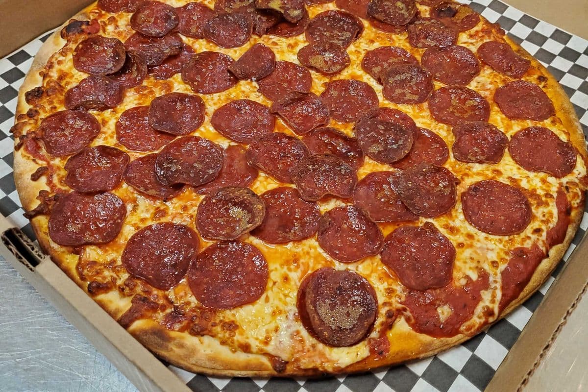 Medium Pepperoni Pizza