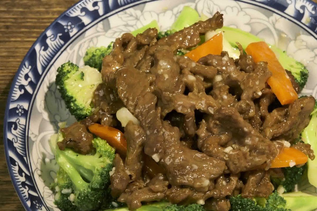 Beef and Broccoli in Garlic Sauce