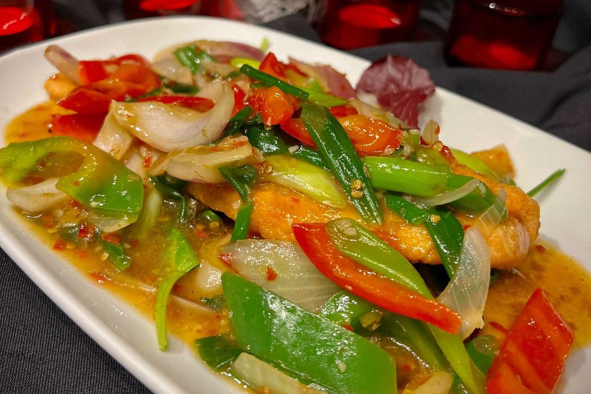 SE14. Spicy Lemongrass Salmon