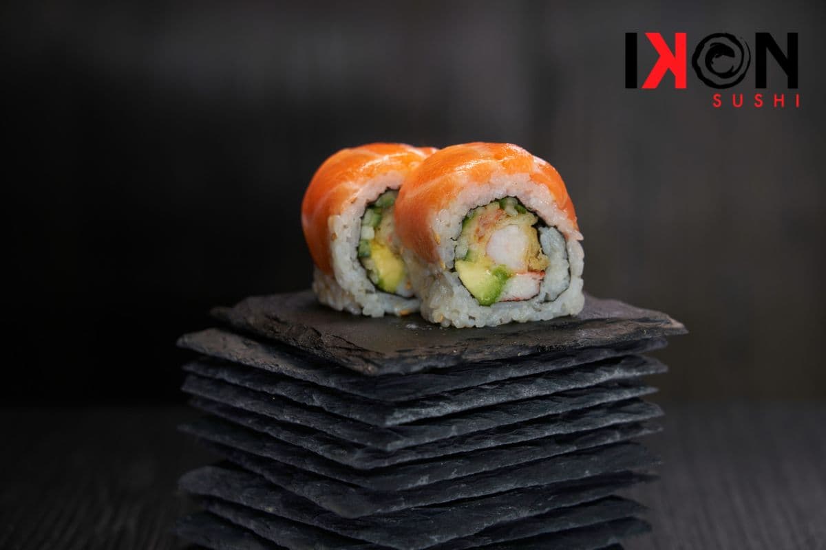 M2. Golden Dragon Roll (8 pcs)