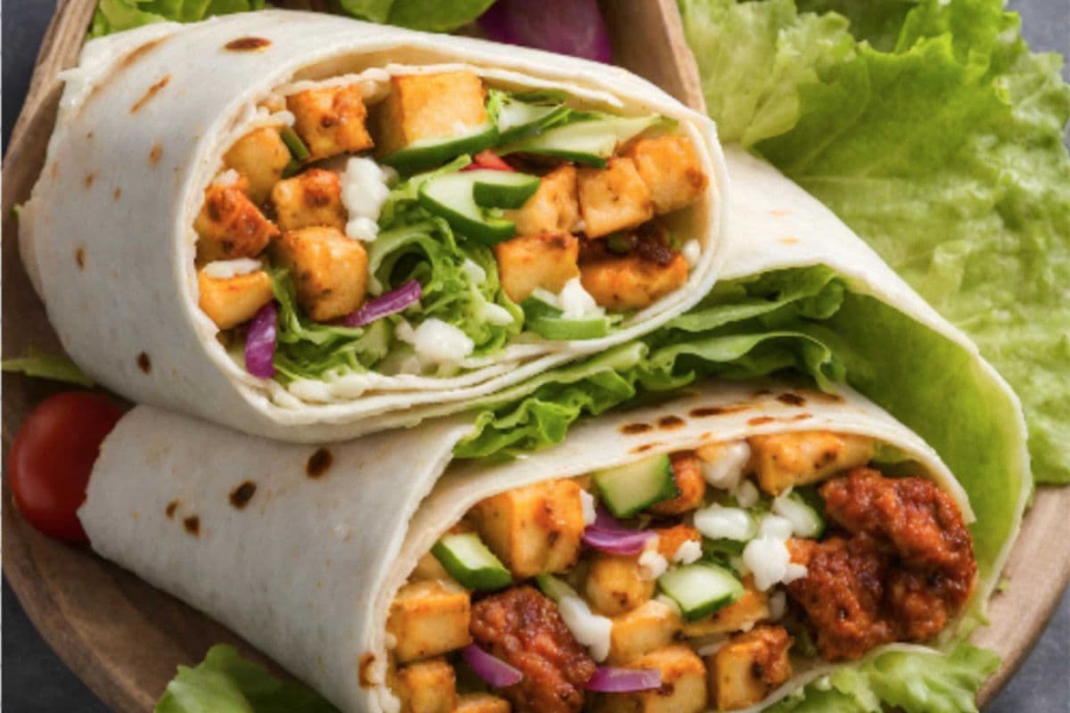 Tandoori Paneer Wrap (served with nachos & salsa)