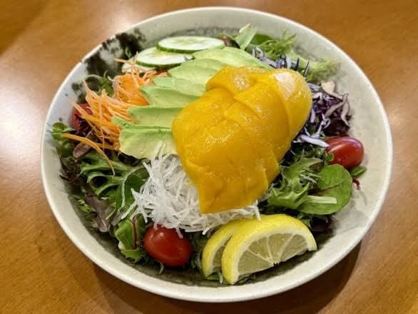 Mango Avo Salad