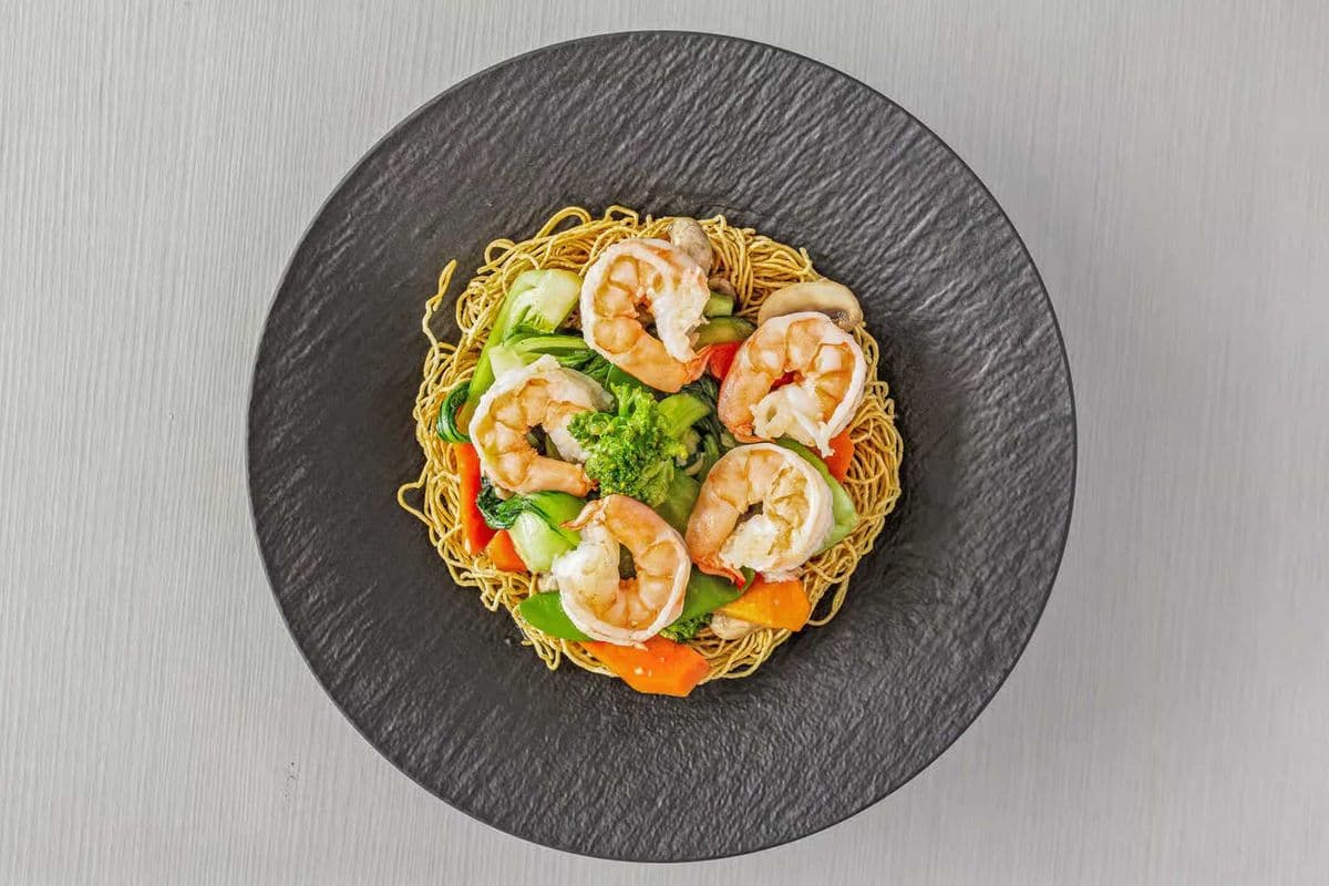 W6. Mì Xào Giòn / Stir Fried Crispy Egg Noodles