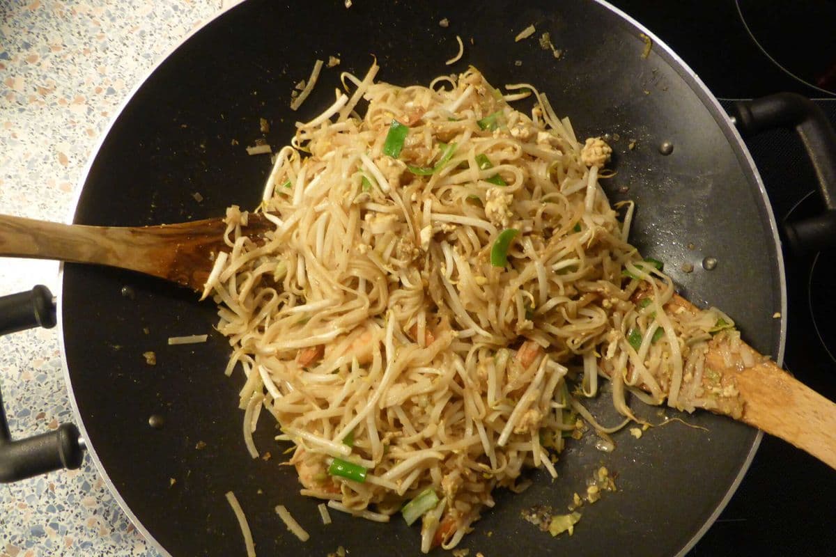 27. Pan-Fried Beef Rice Noodles
