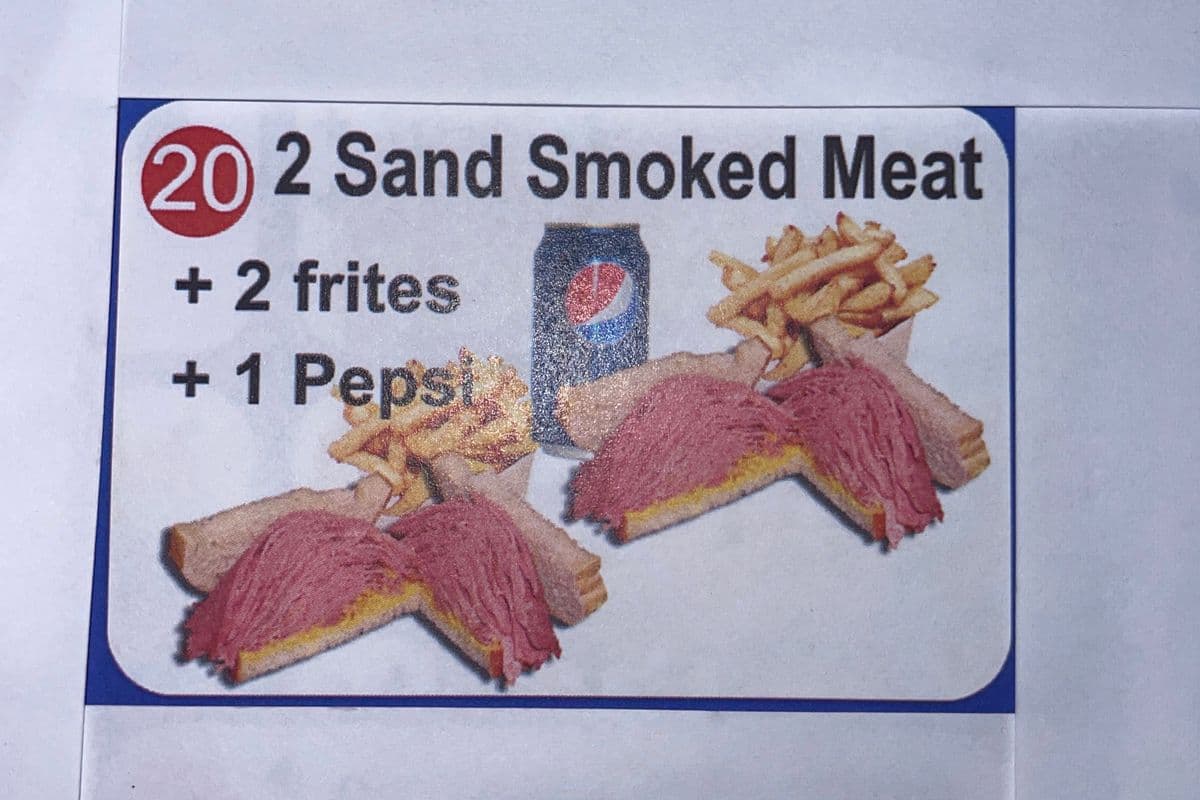 #20 Combo : 2 sandwichs à la viande fumée, + 2 frites + 2 pepsi.