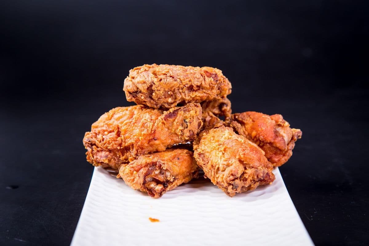 H02. Crispy Chicken Wings (6 pcs)