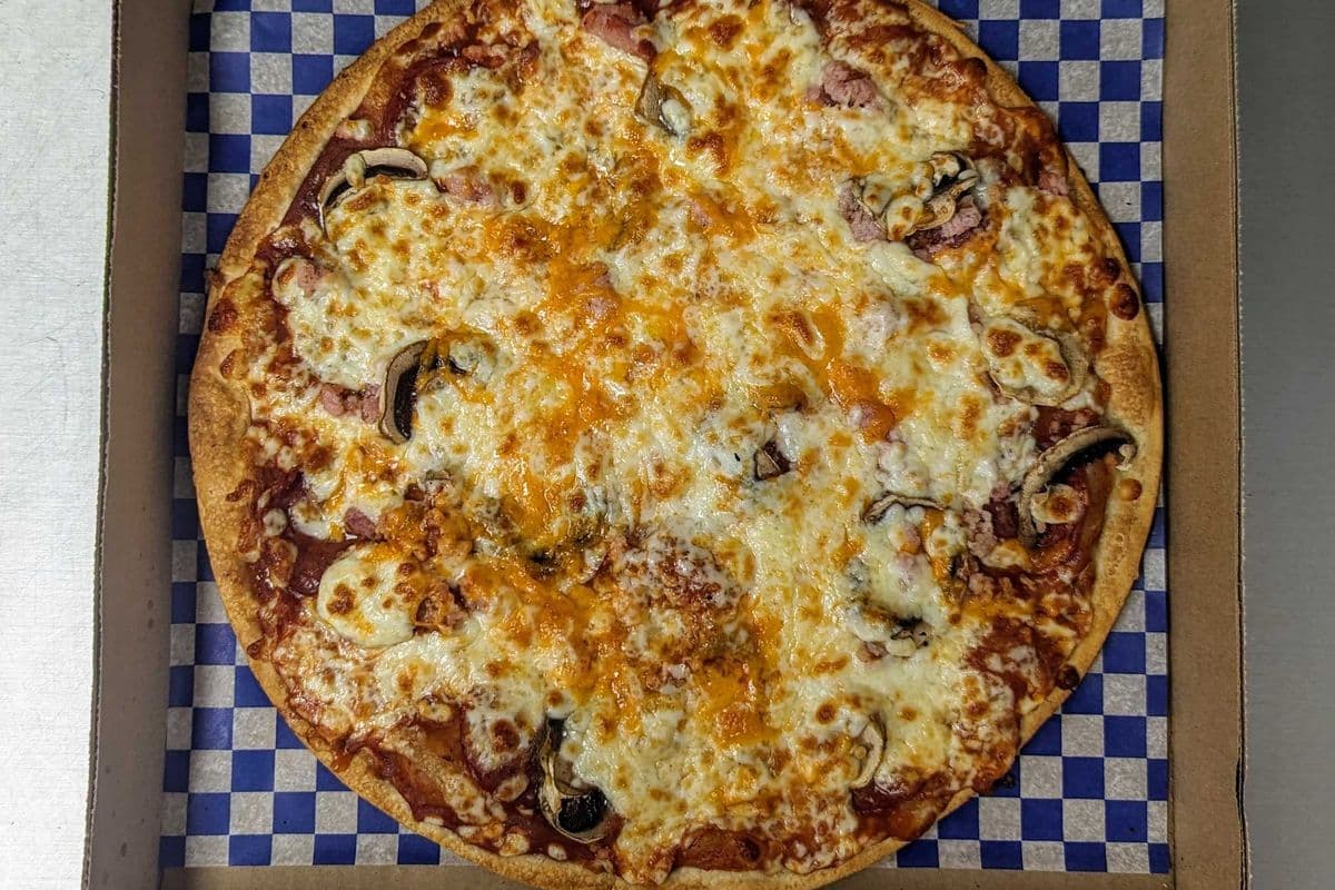 15" Large Canadian Special Pizza