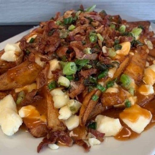 Poutine bacon & échalottes / Bacon & Green Oinions Poutine