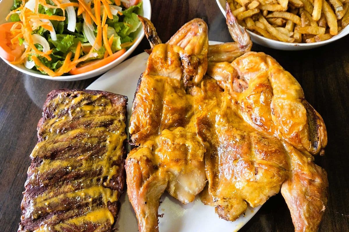 COMBO –V– Poulet entier & côtes levées / Full Chicken & Ribs