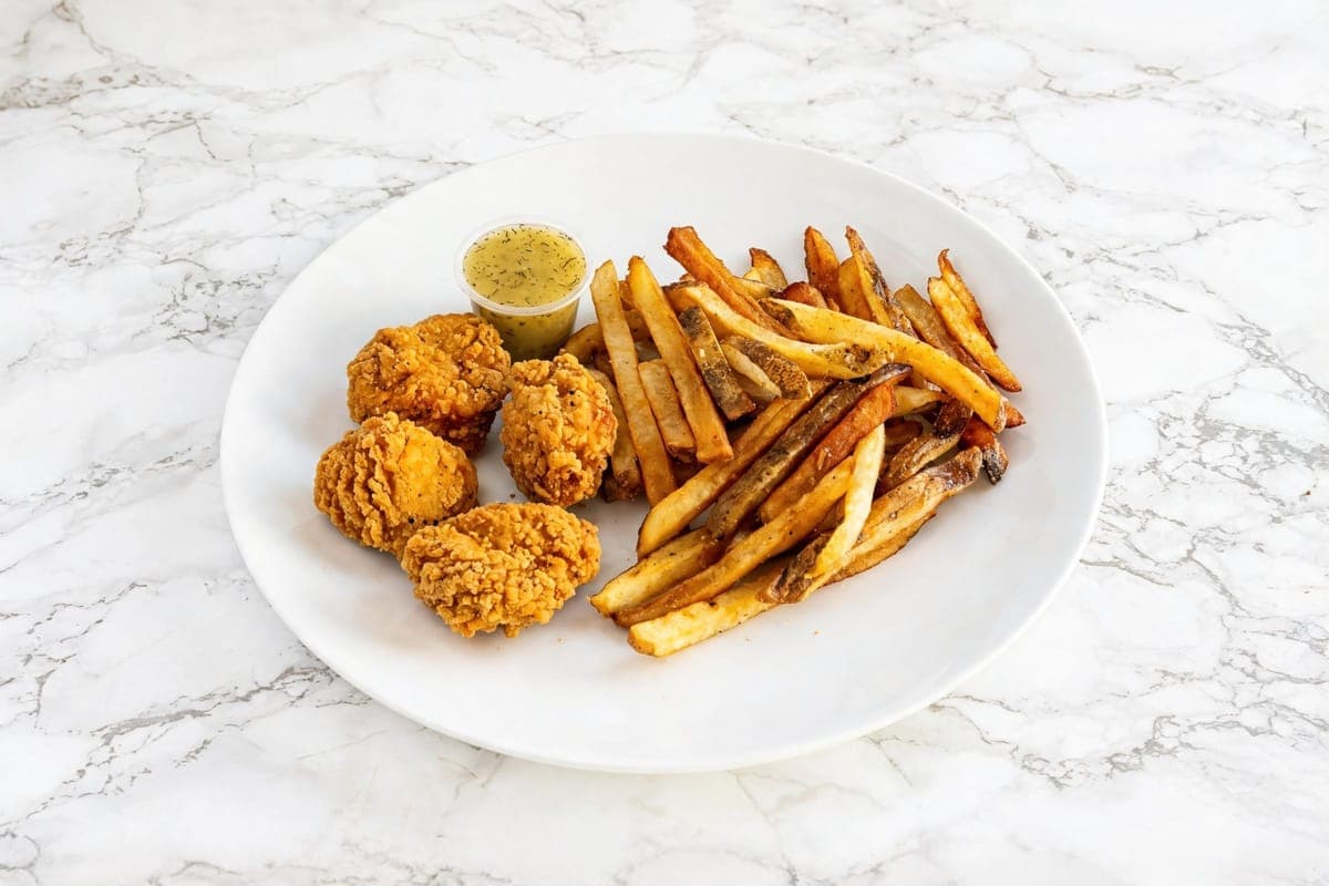 Nuggets (4 pcs) and Fries
