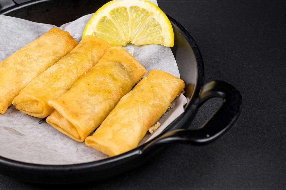Spring Rolls (6 Pieces)