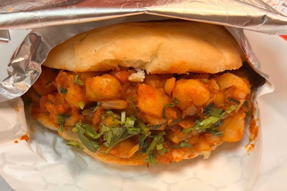 Bun Stuffed Kulcha (Pateele Wala Kulcha)