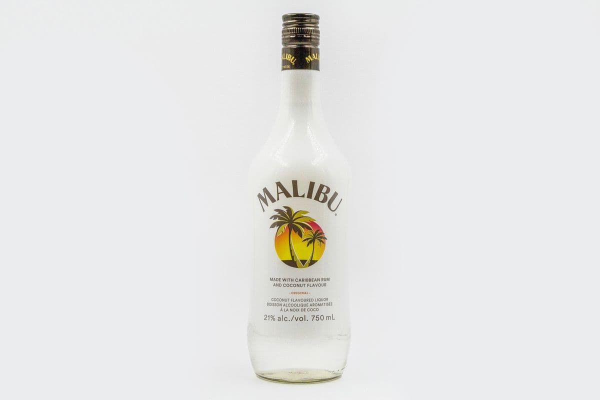 Malibu Coconut Rum (1 x 750 ml)