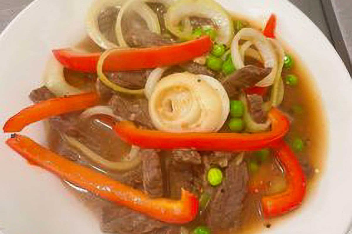 Sweet Beef with Red Peppers and Green Peas