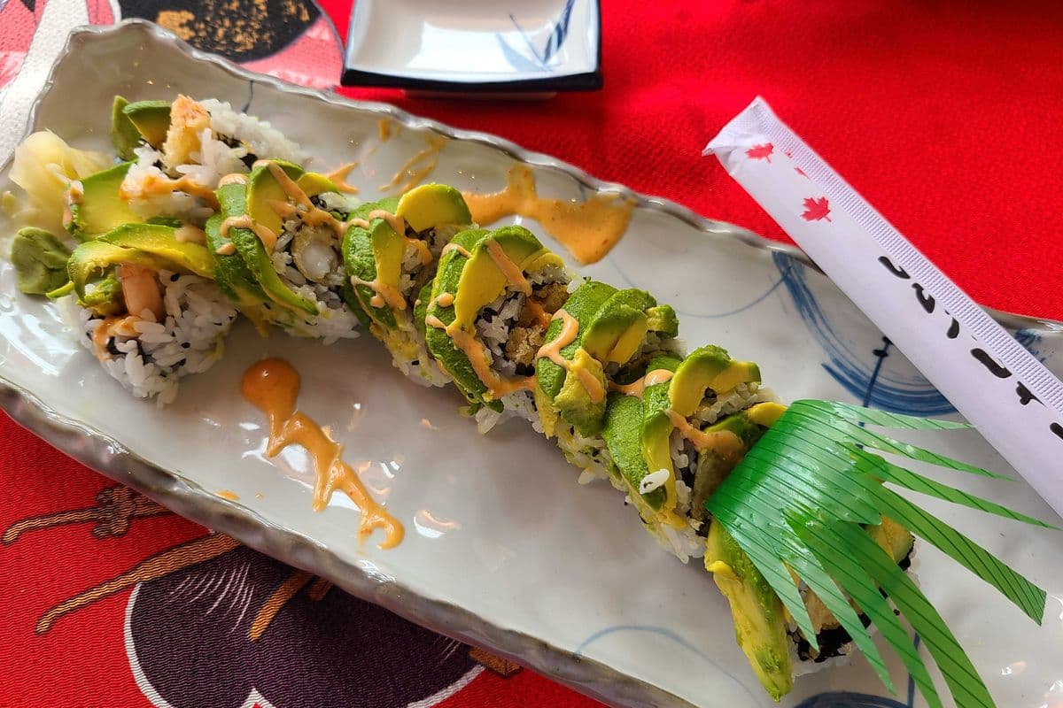 Green Dragon Maki Roll (6 pcs)