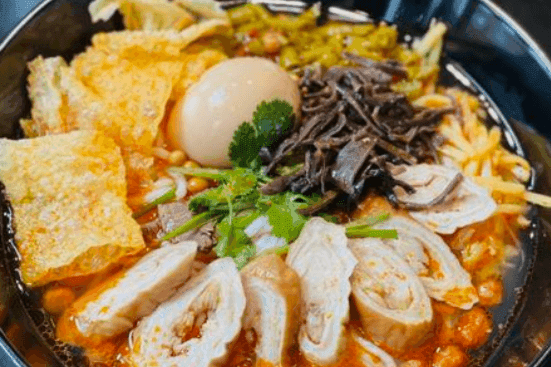 Pork Intestine Rice Noodle in Spicy Broth 肥肠螺蛳粉