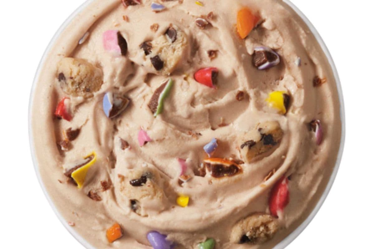 Smarties Cookie Collision Blizzard® Treat