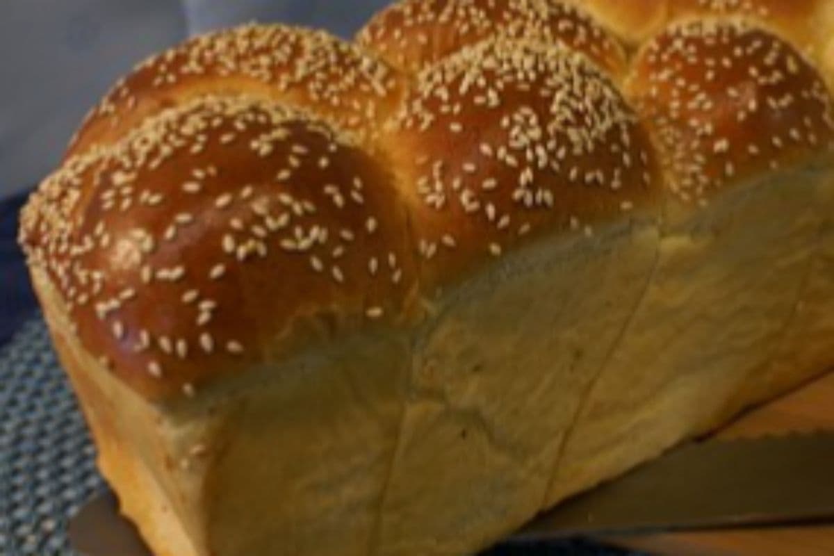 Bread Challah Seeds Plain