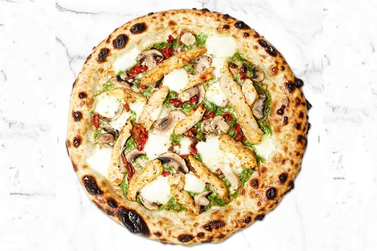 Pollo Pesto Pizza