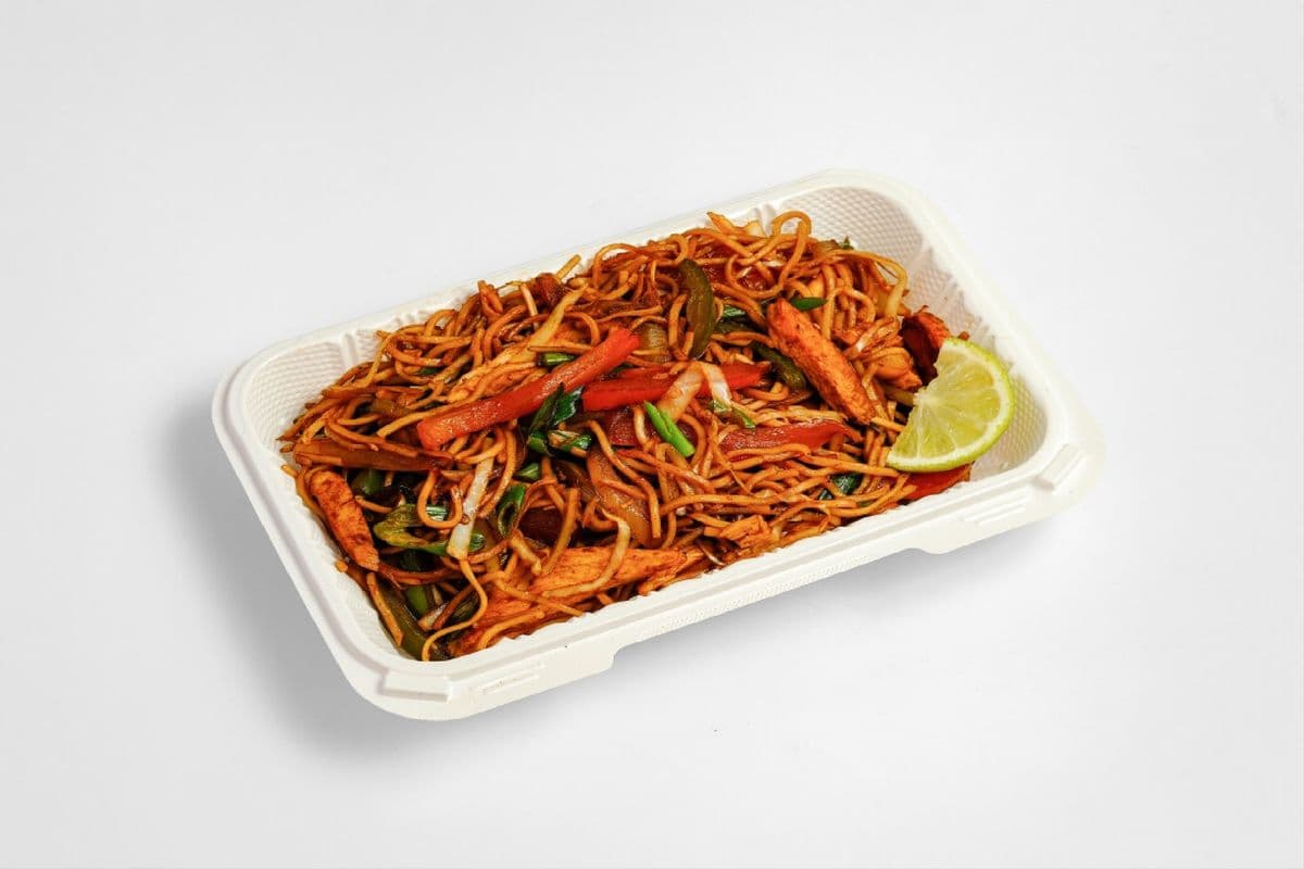 Turo-Turo Chow Mein (Chicken)