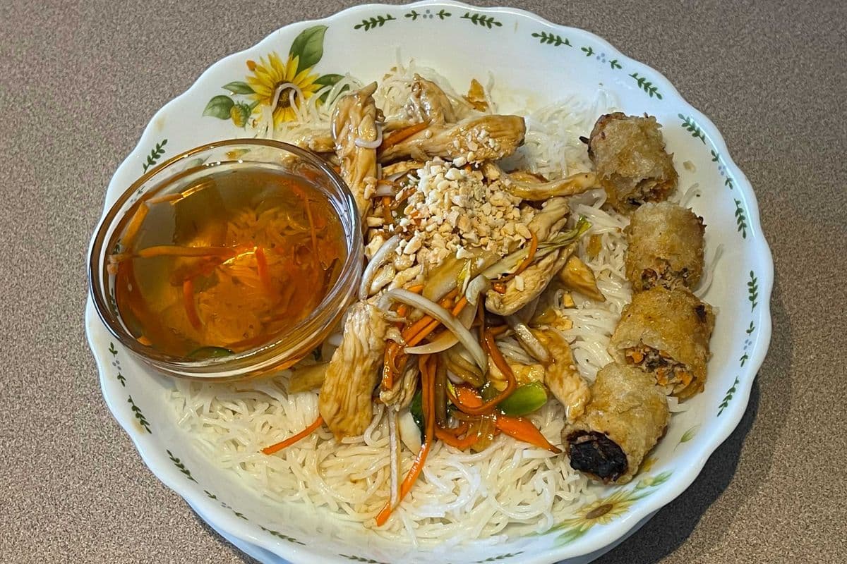 Curried Vermicelli with Spring Roll