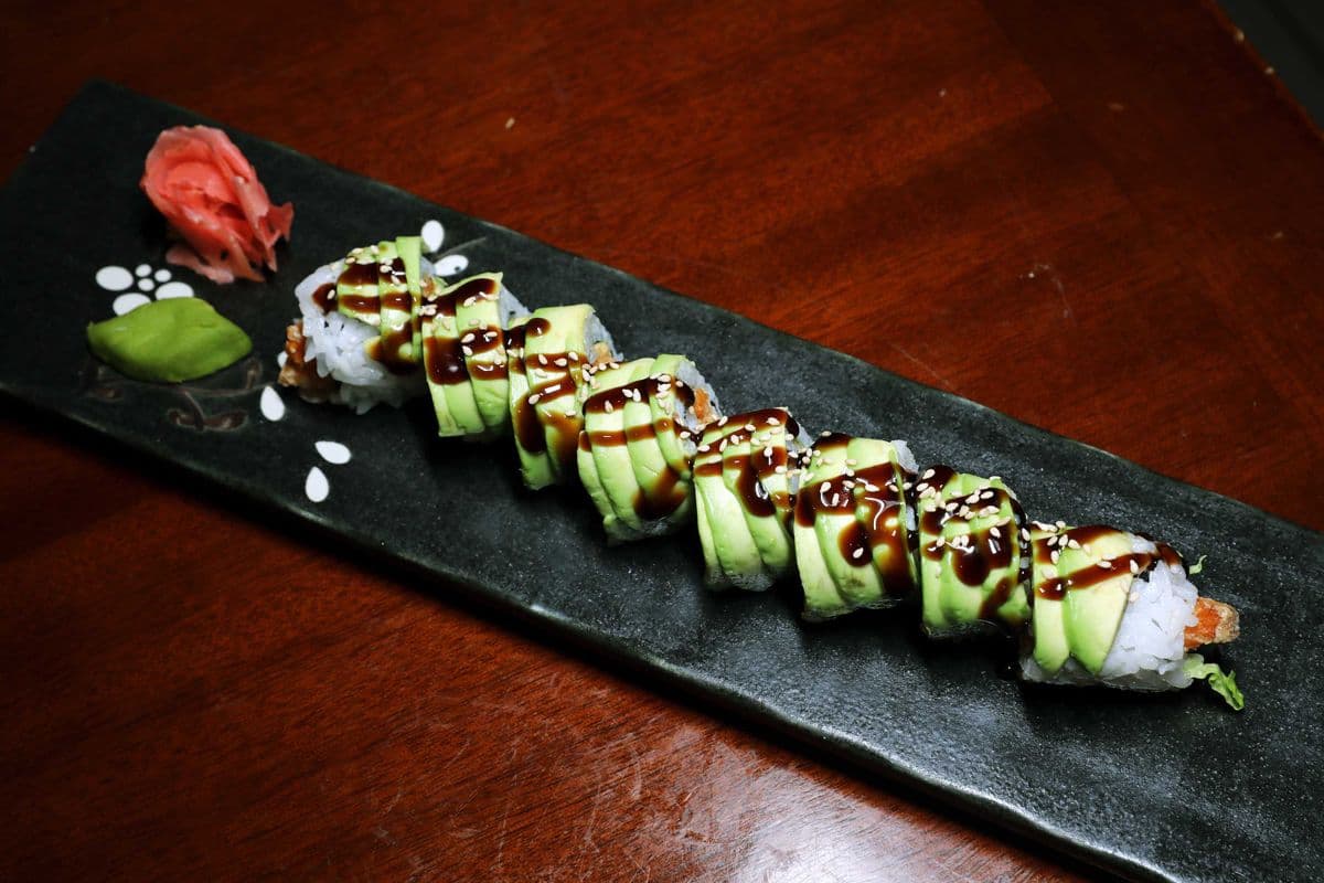 The Yam Topped with Avocado Roll (8 pcs)