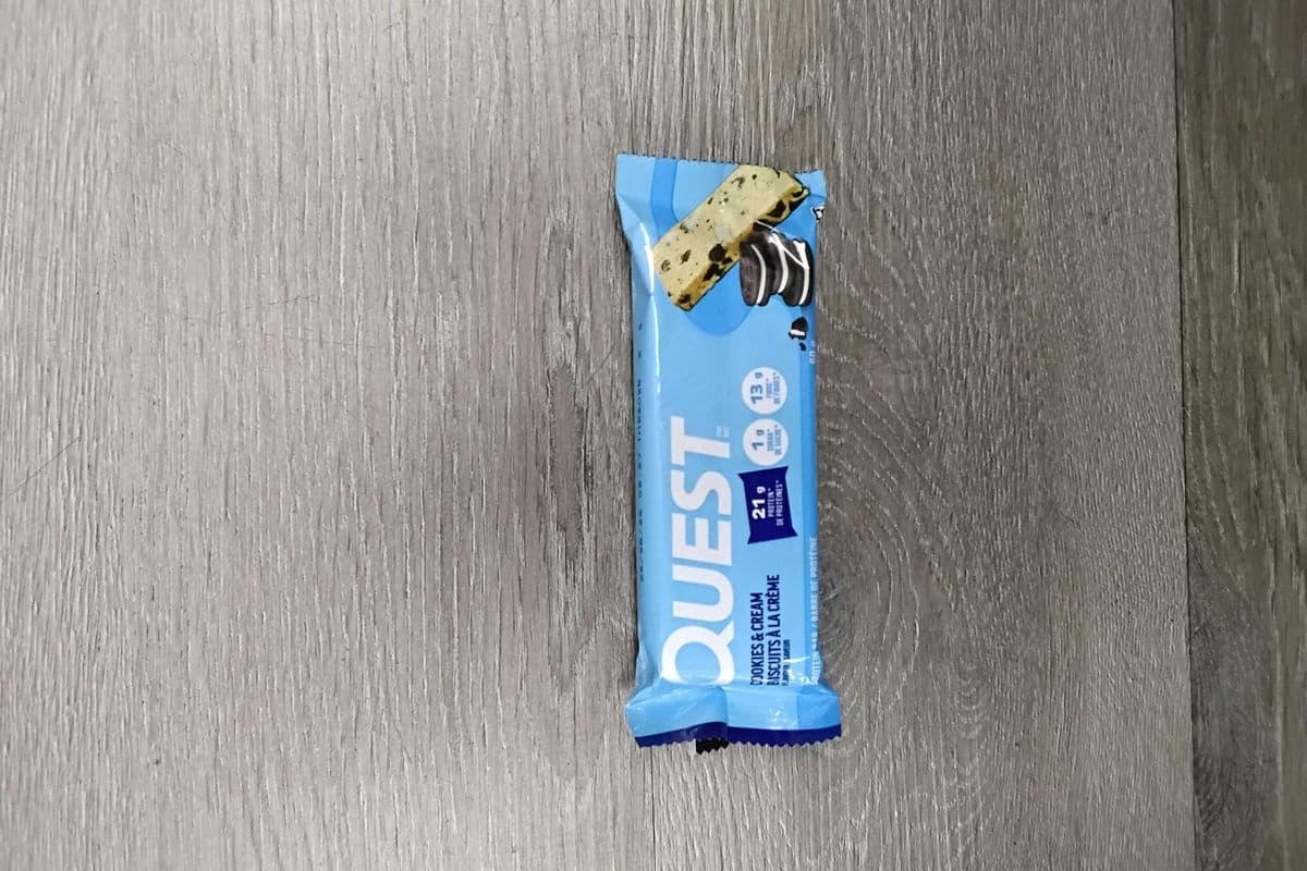 Quest Cookies and Cream Protein Bar 21g