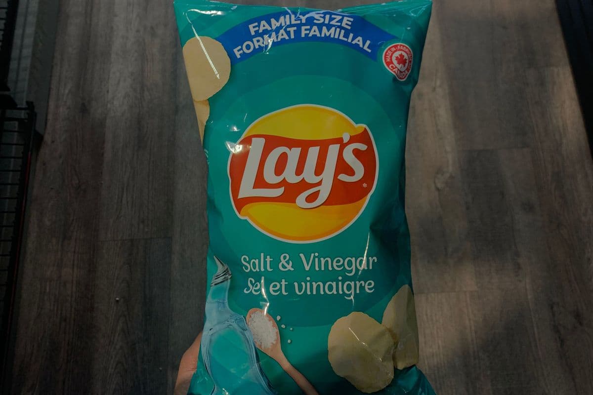 Lays Salt & Vinegar (235 g)
