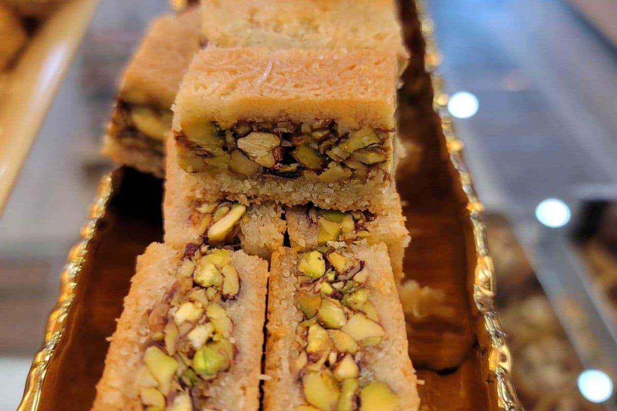 Balouria Red - Pistachio