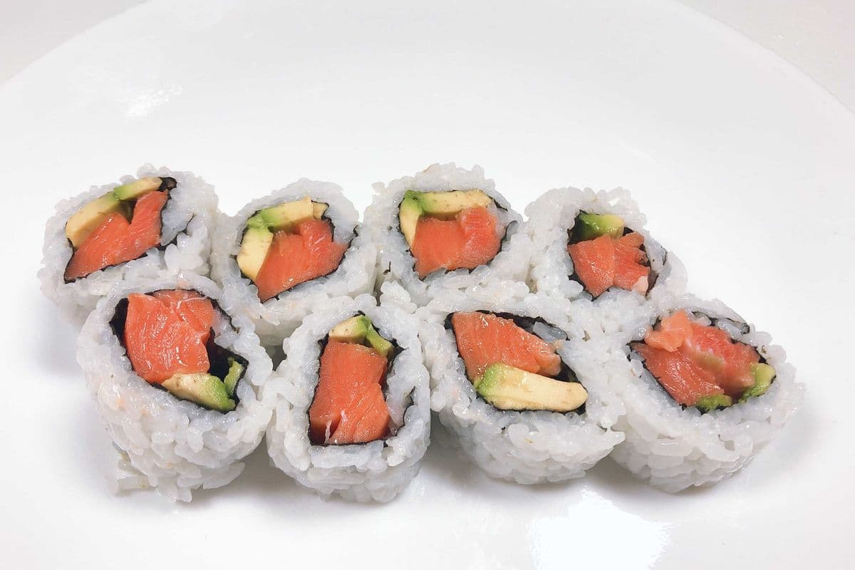 Salmon Cado Roll (8pcs)