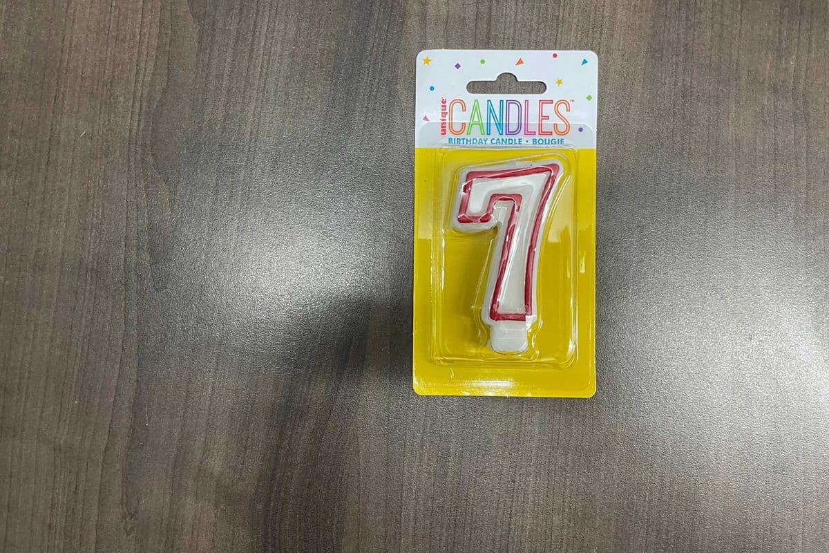 Deluxe Numeral Candle #7