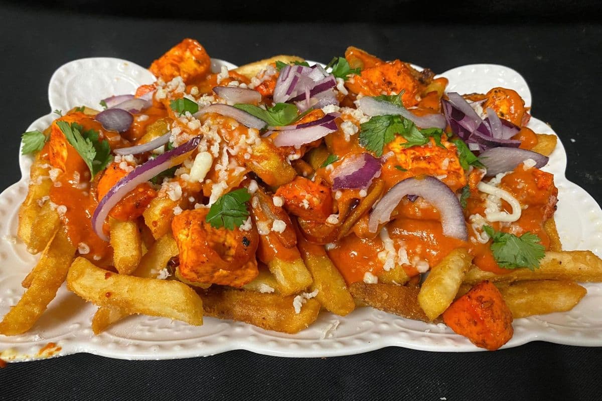Paneer tikka Poutine