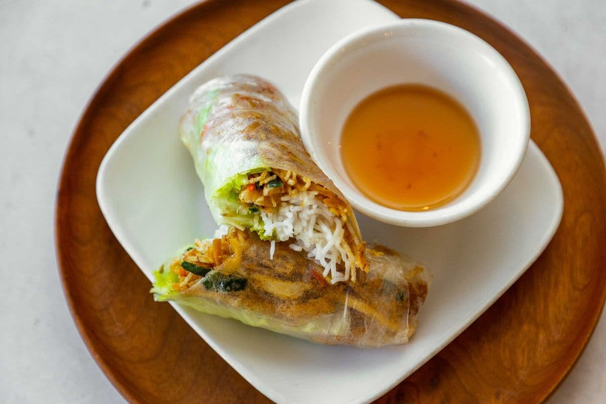 V2. Vegetarian Shredded Pork Summer Roll