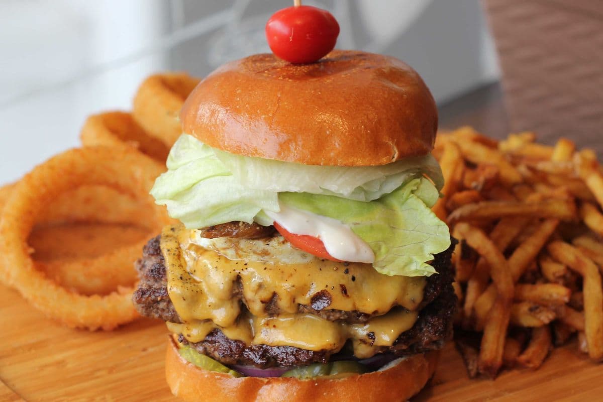Big Cheese Burger (11 oz)