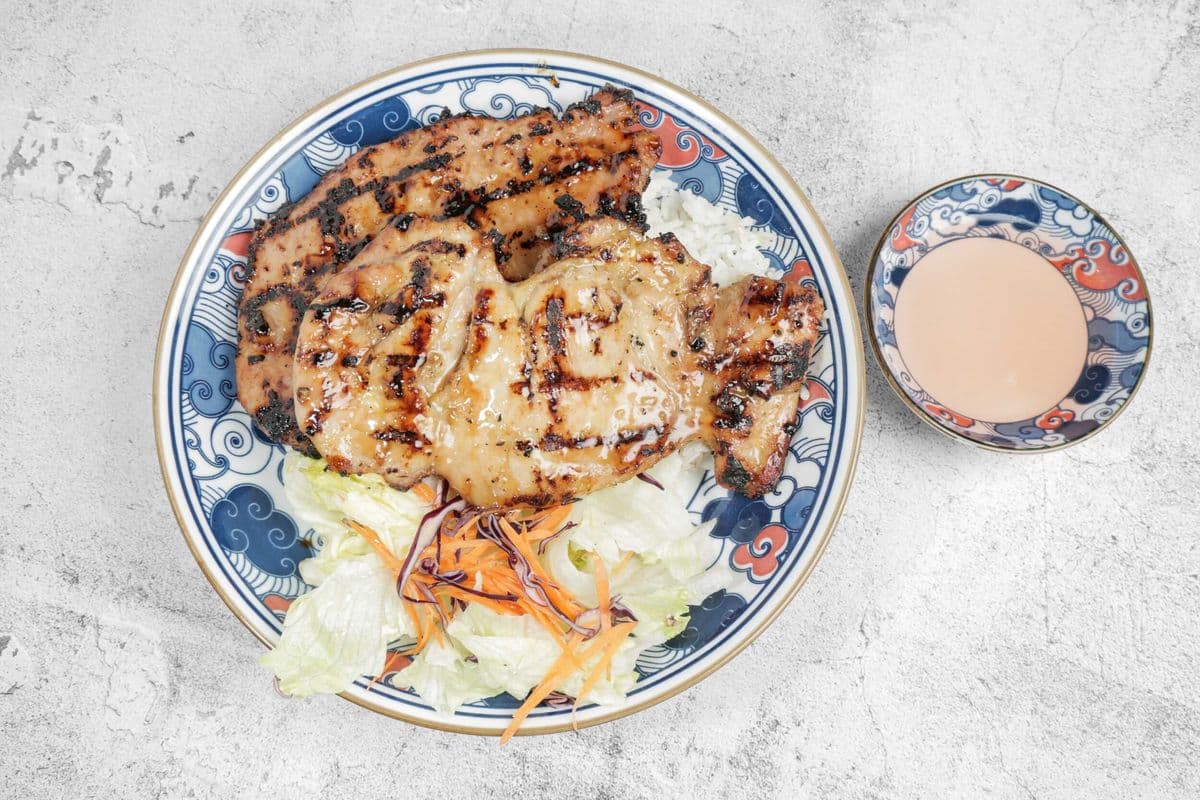 39. Poulet et porc grillé