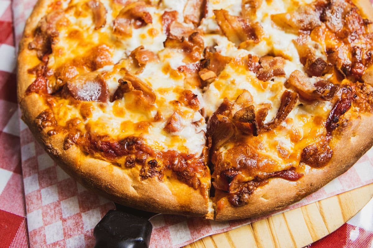 14" Large Canadian Pizza