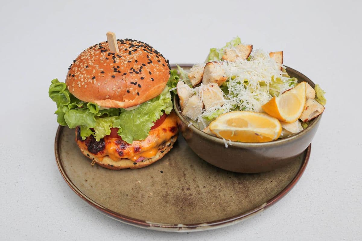 Cheeseburger (8 oz)