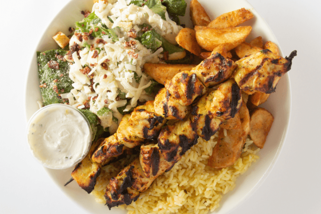 Deux bâtons de souvlaki/ Two souvlaki sticks