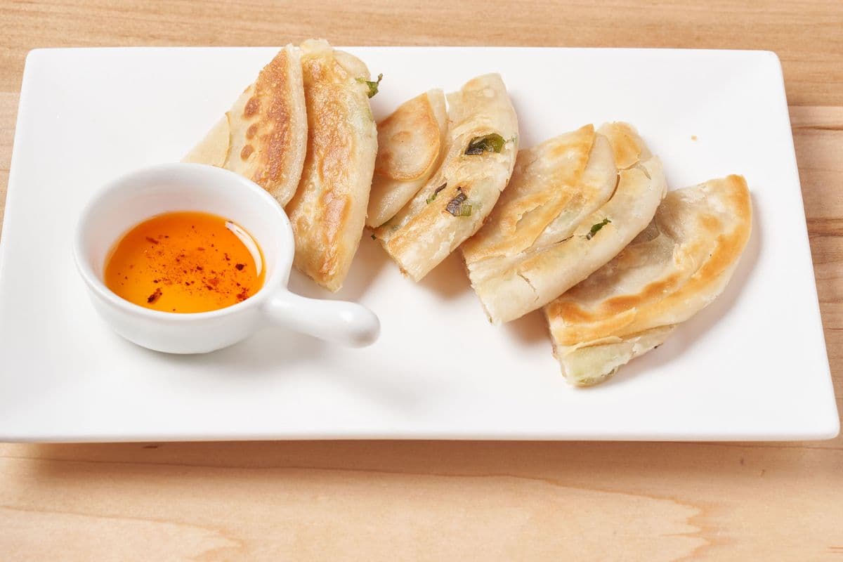 Scallion Pan Cake (上海葱油饼)