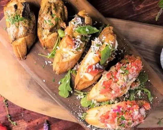 Trio Crostini (6 pcs)
