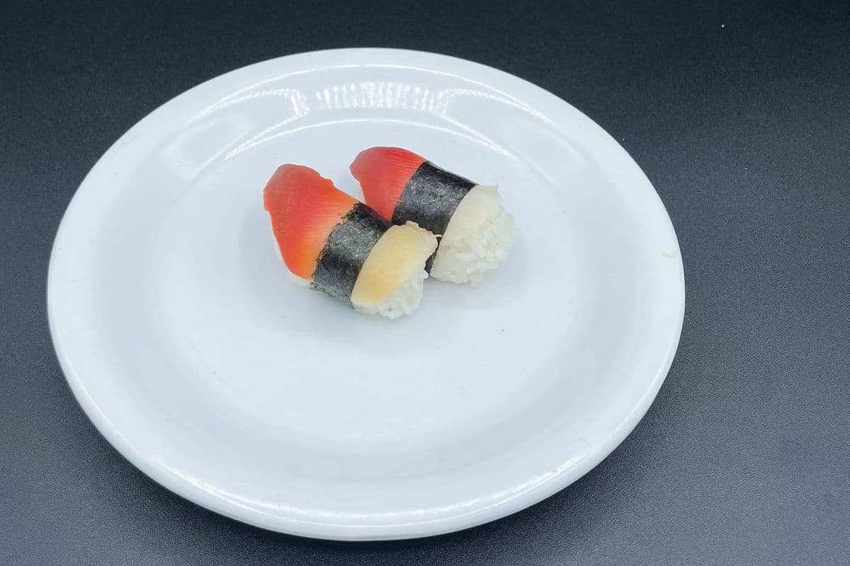 310. Surf Clam (Hokkigai) Sushi (2 pcs)