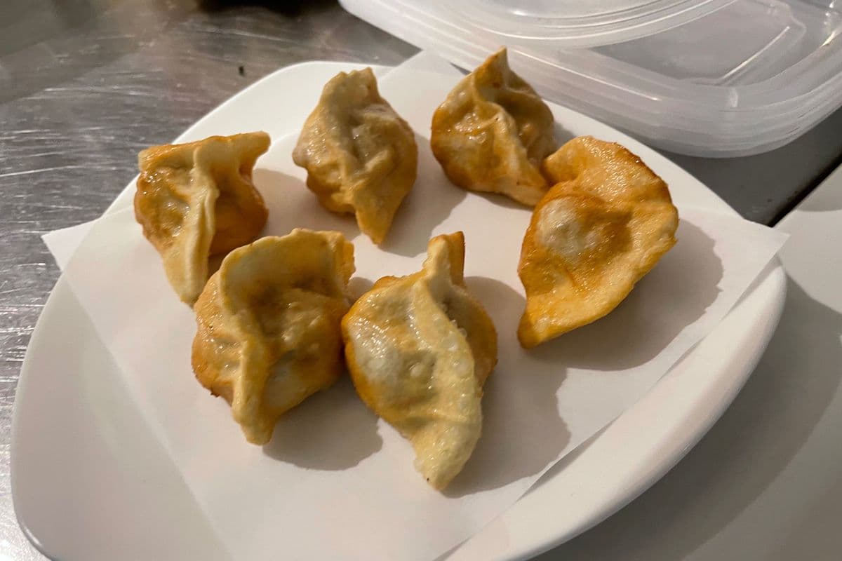 Chicken & Shrimp Dumplings (Steamed) (黄金炸饺) (6 pcs)