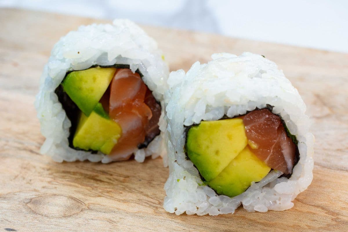 Salmon and Avocado Rolls (6 pcs)
