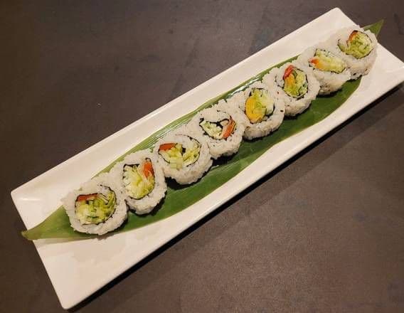 Salad Roll (8 pcs)