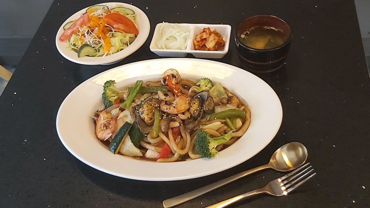 17. Udon sauté / Stir-fry Udon