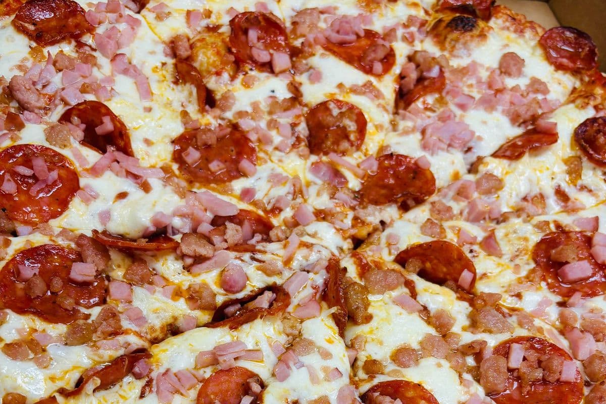 Meatzza Pizza