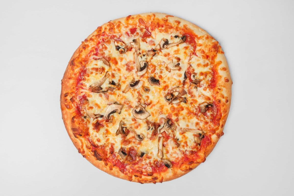 Medium Canadian Pizza