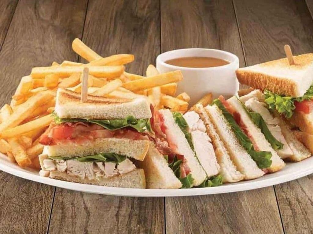 Club sandwich (viande blanche) / Club Sandwich (White Meat)